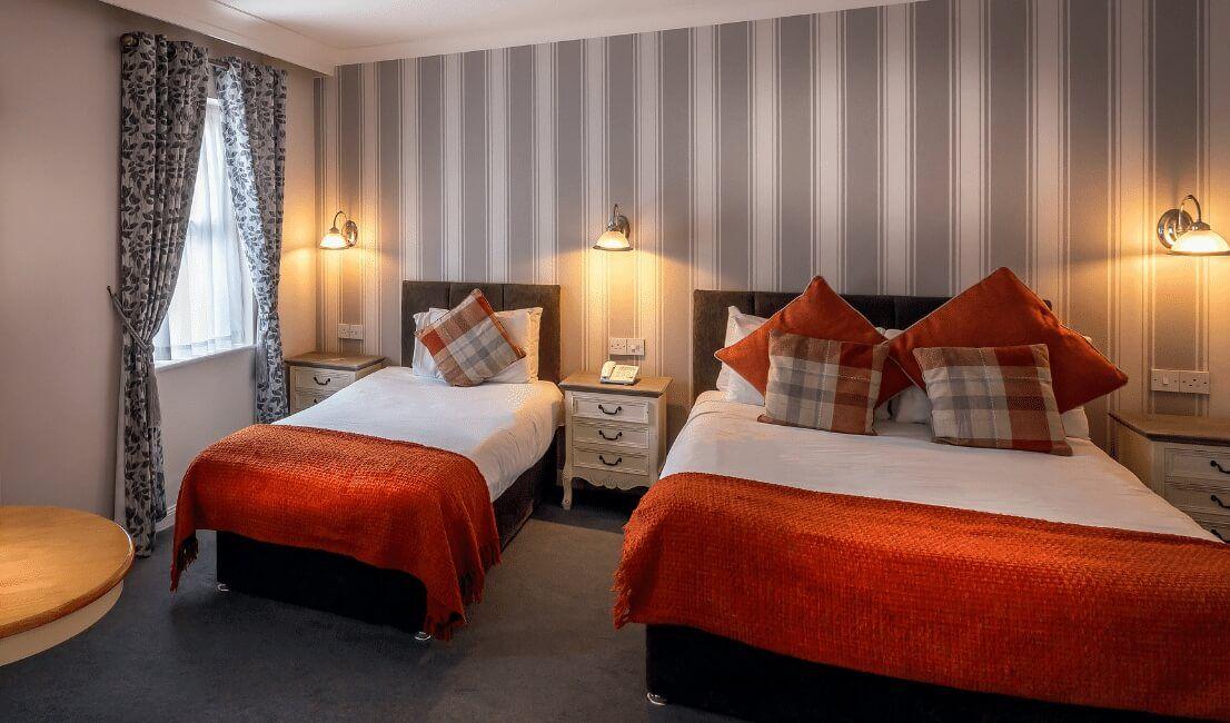 Castle Arch Hotel Trim Top 100