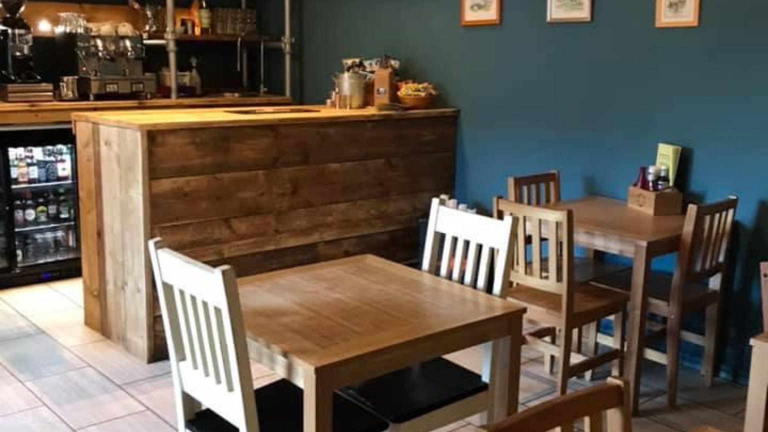 Llys Llewelyn Cegin Cafe & Bar