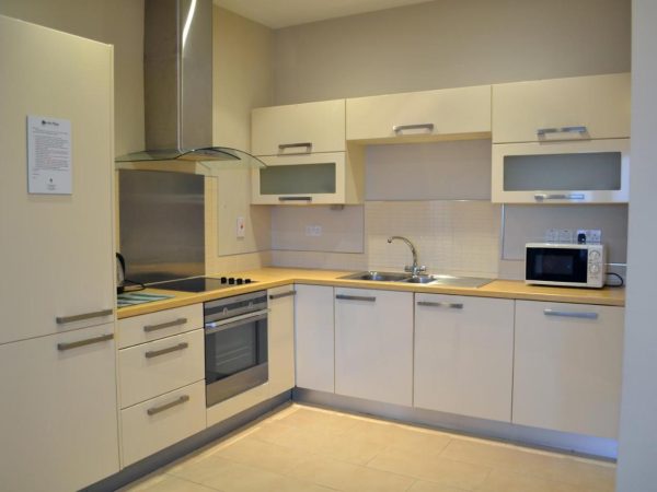 Carrick Plaza Suites 9