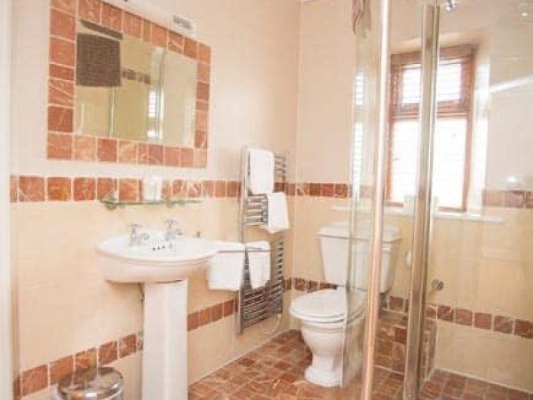 Decoy Country Cottages 8