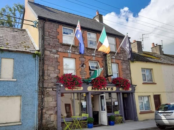 Mollys Restaurant Takeaway 1