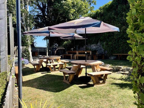 Tafarn y Bont The Bridge Inn 10