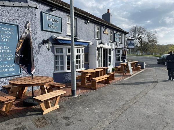 Tafarn y Bont The Bridge Inn 11