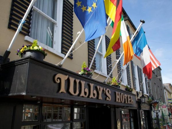 Tullys Hotel 1