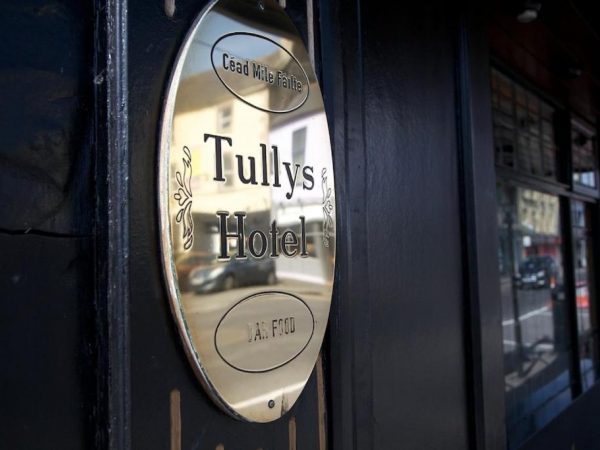 Tullys Hotel 7