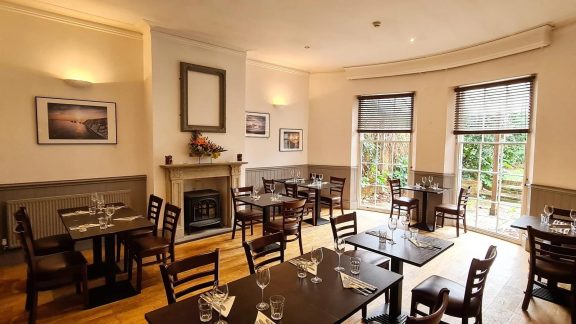 Hewitts Restaurant Rooms 16